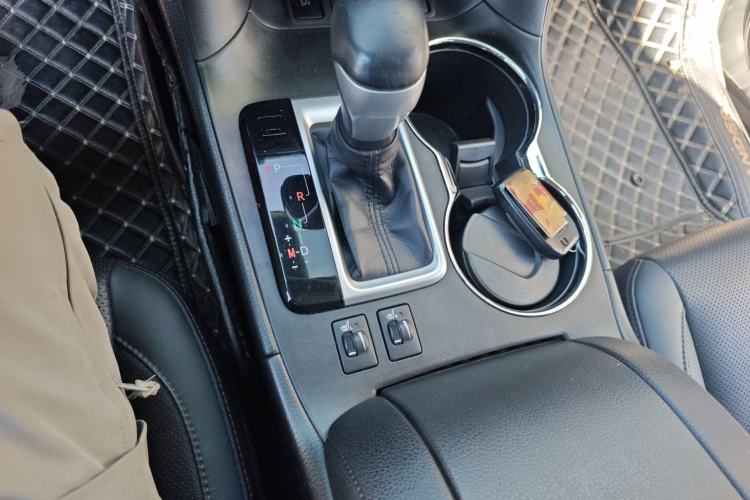 Used Toyota Highlander 2018 2.0T Four-Wheel Drive Luxury Edition 7 Seats China V Emission Standard