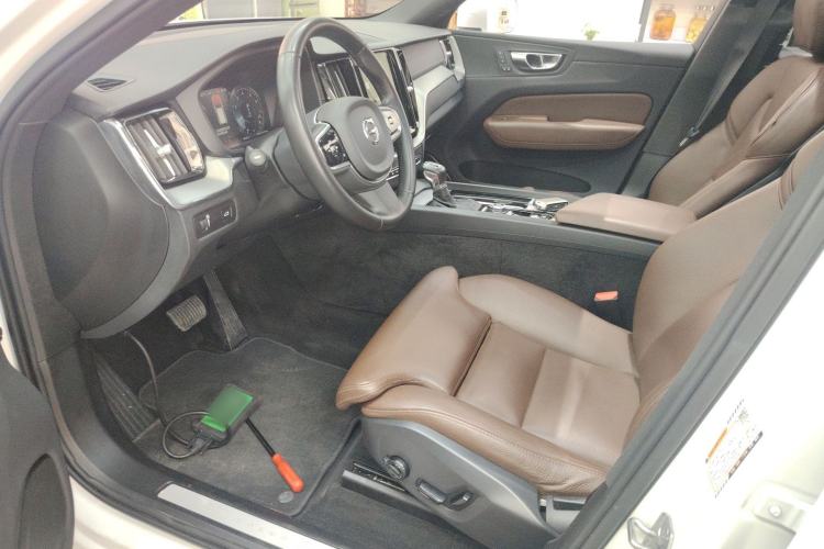 Used Volvo XC60 2021 T5 4x4 Smart Luxury Edition