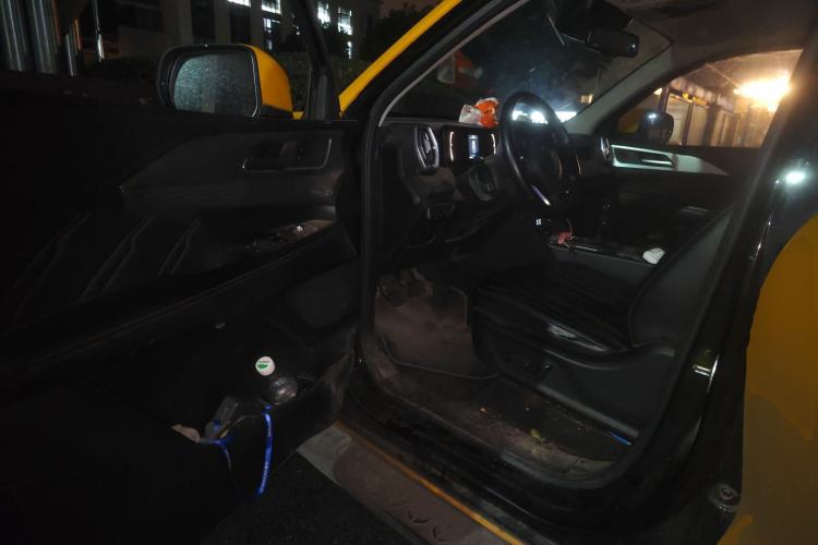 Used Great Wall King Kong Poer 2022 2.0T Manual Diesel Two-Wheel Drive Navigation Version with Long Bed – GW4D20M Driver Seat