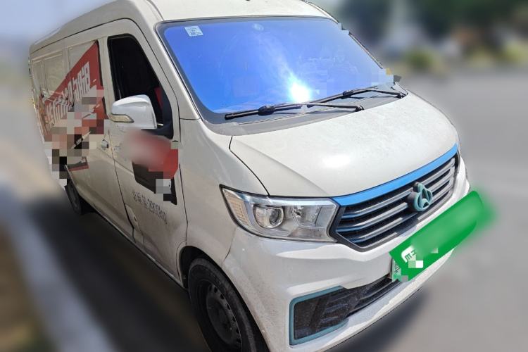 Used CHANGAN KUAYUE Xing V7 EV 2022 Standard Model 240 km Front Right 45 Deg