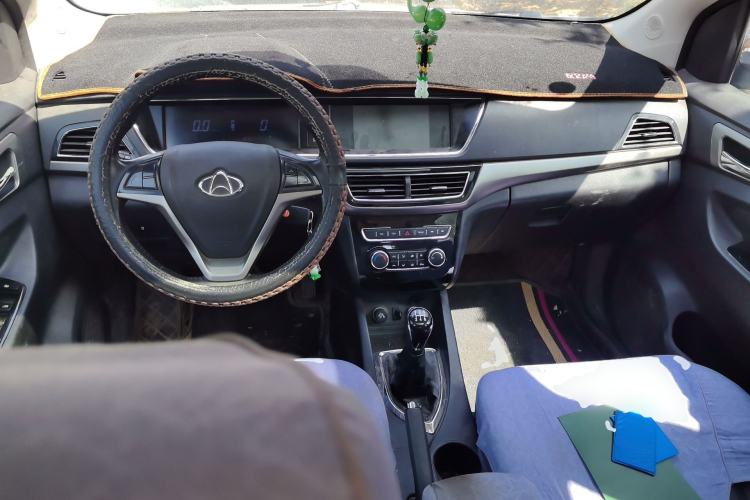 Used CHANGAN KAICHENG Oushang A600 2016 1.5L Manual Luxury 7-Seater Center Console