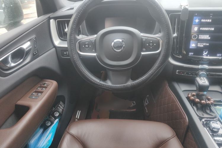 Used Volvo XC60 2021 T5 4x4 Smart Luxury Edition Steering Wheel