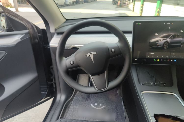 Used Tesla Model Y 2024 Rear-Wheel-Drive Version
