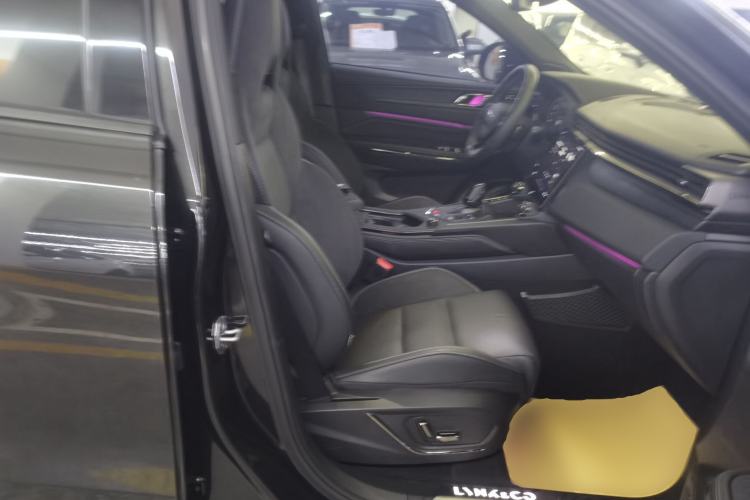 Used Lynk & Co 01 2021 2.0TD Four-Wheel Drive Hype-Halo Right Front Seat