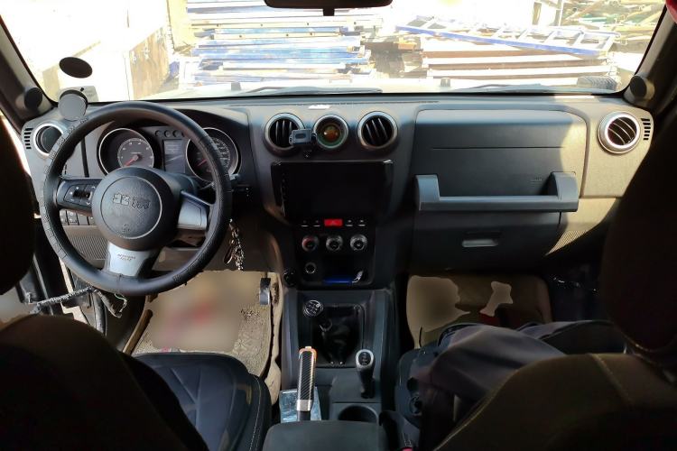 Used BAIC Off-Road BJ40 2014 2.4L Manual Cool Wilderness Edition Center Console