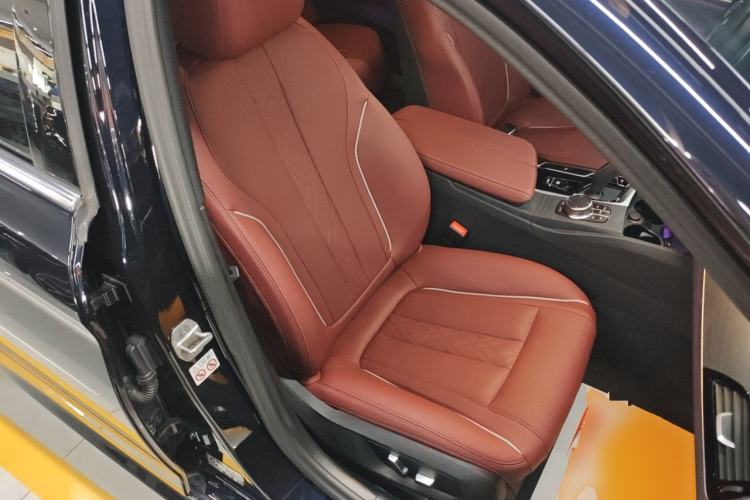 Used BMW 5 Series 2023 530Li Leading Model M Sport Package Right Front Seat