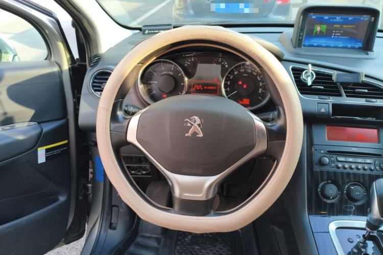 Used Peugeot 3008 2015 2.0L Automatic Classic Edition Steering Wheel