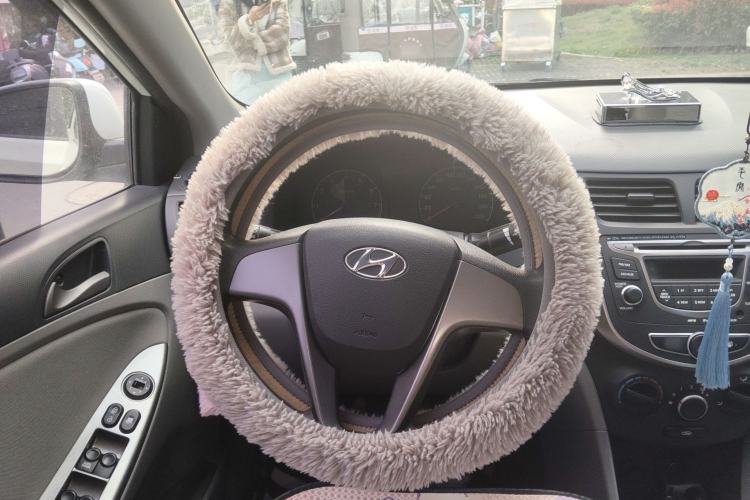 Used Hyundai Verna (older generation) 2014 1.4L Manual Smart GLS Trim
