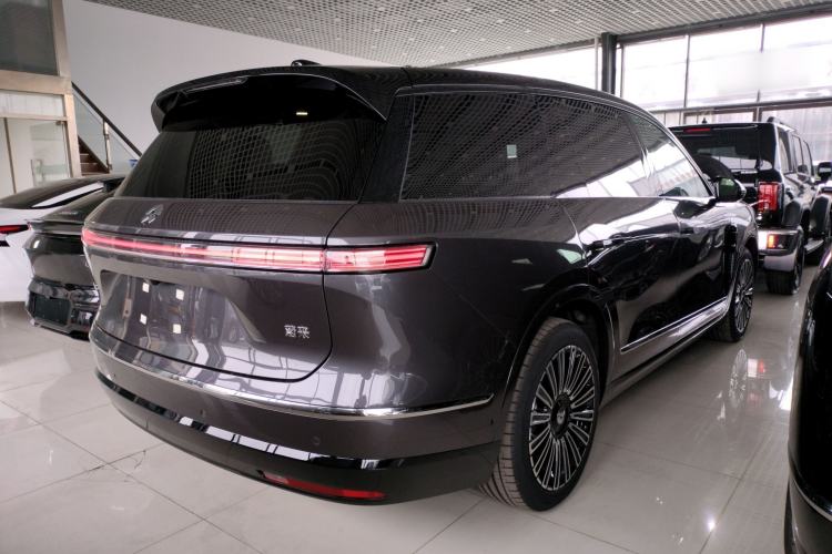 Used Nio ES8 2026 Model 6-seat Executive Luxury Edition Rear Right 45 Deg