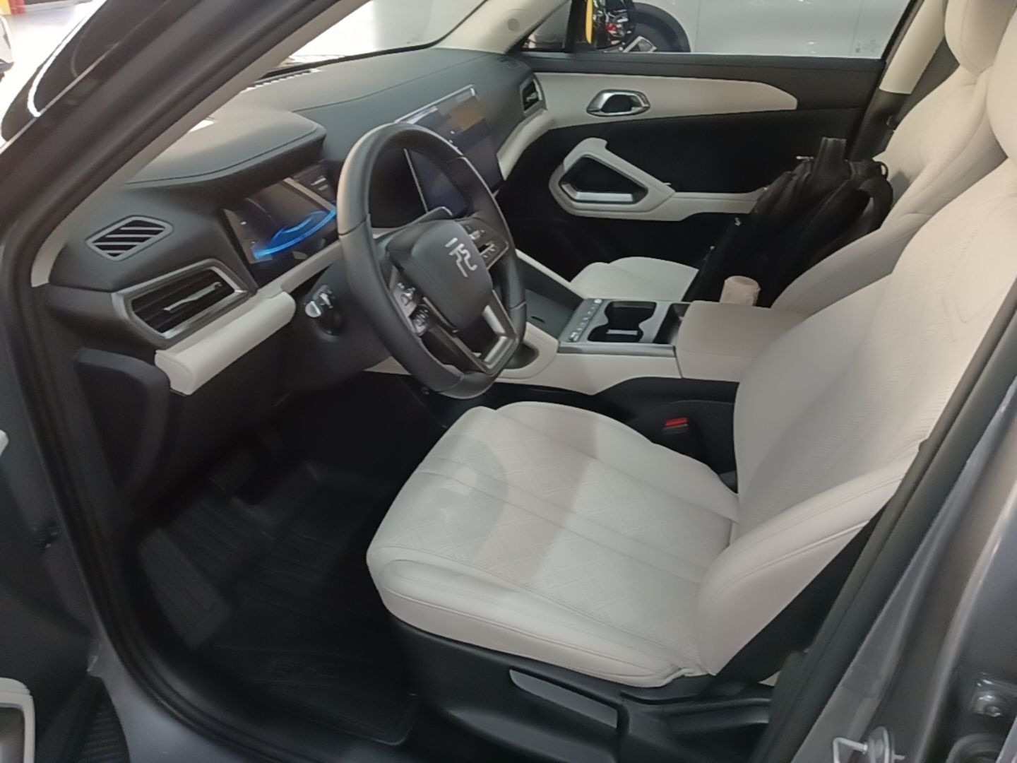BYD Yuan UP 2025 Intelligent Driving Version 401 KM Dynamic Edition — снимка 17