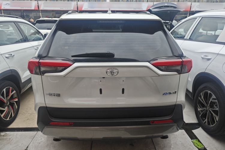 Used Toyota RAV4 2023 2.0L CVT Two-Wheel Drive Fashion Plus Edition
