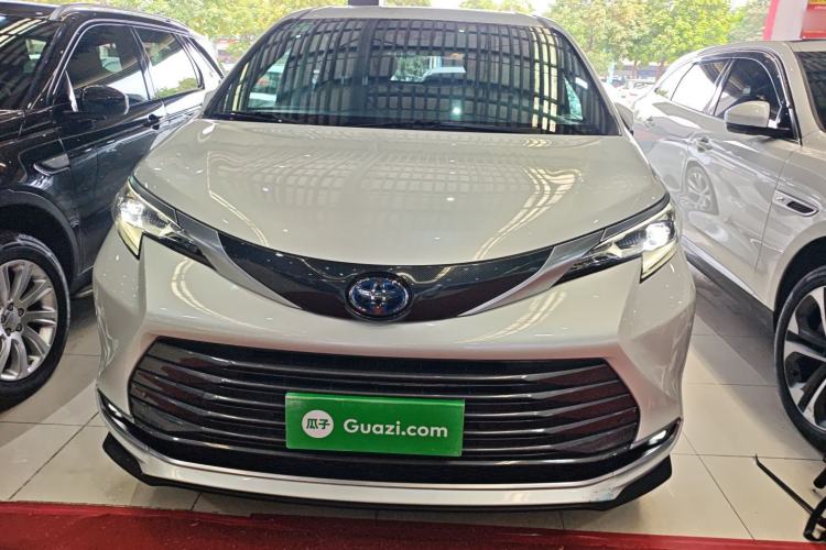 Used Toyota SIENNA 2021 2.5L Hybrid Premium Edition