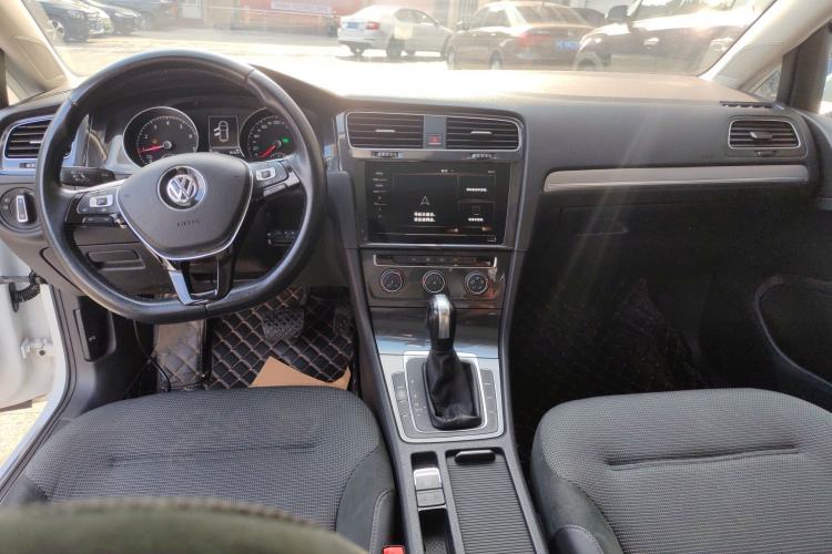 Used Volkswagen Golf 2020 280TSI DSG Comfort Version Center Console