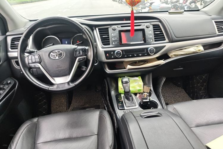 Used Toyota Highlander 2017 2.0T Four-Wheel Drive Luxury Edition 7 Seats Center Console