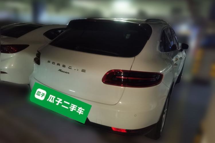 Used Porsche Macan 2017 Macan 2.0T Rear Right 45 Deg