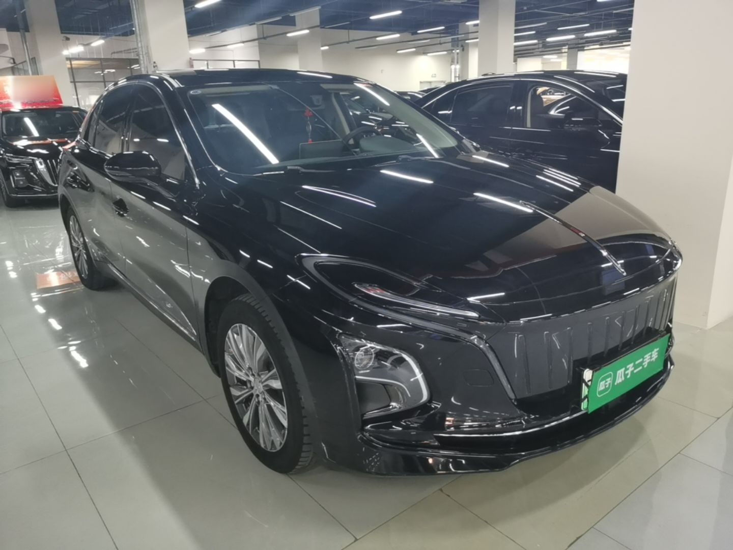 Hongqi E-QM5 2024 610 km PLUS — снимка 3