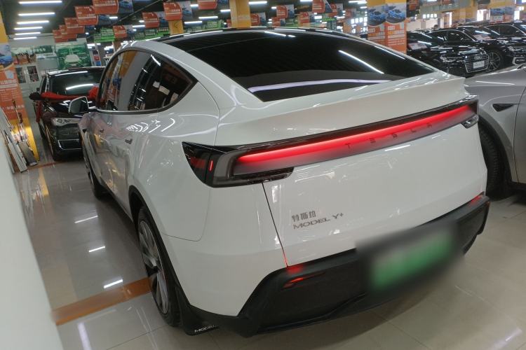 Used Tesla Model Y 2025 Long-Range All-Wheel-Drive Version
