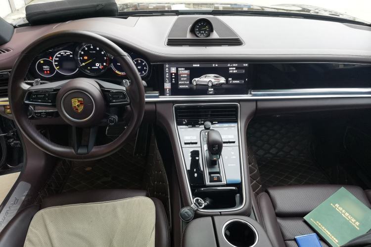 Used Porsche Panamera 2021 Panamera 4 E-Hybrid Executive Long Wheelbase 2.9T Center Console