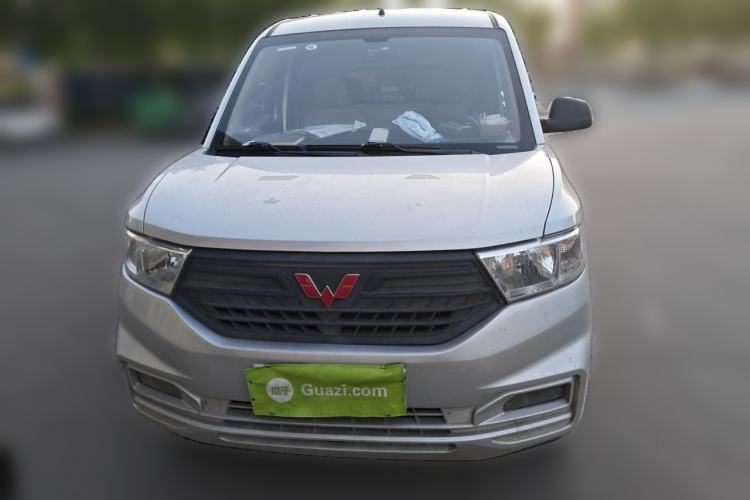 Used Wuling Hongguang V 2022 1.5L Jingqu Edition Enclosed-Window Vehicle with Hydraulic Power Steering LAR