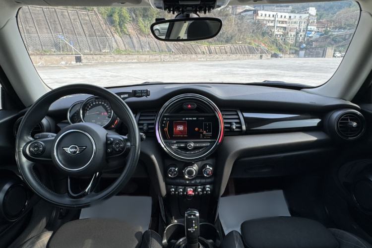 Used MINI MINI 2018 1.5T COOPER Classic Edition