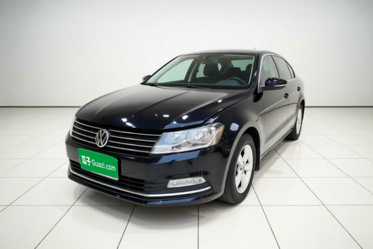 Used Volkswagen Lavida 2015 1.6L Manual Fashion Edition