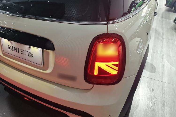 Used MINI MINI 2023 1.5T COOPER Artist