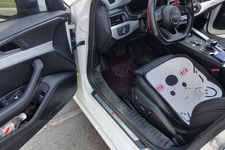 Used Audi A4L 2019 45 TFSI quattro Sport model China VI standard