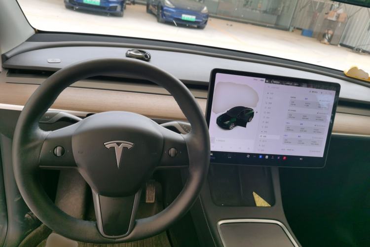 Used Tesla Model Y 2021 Long-Range All-Wheel-Drive Version 3D7