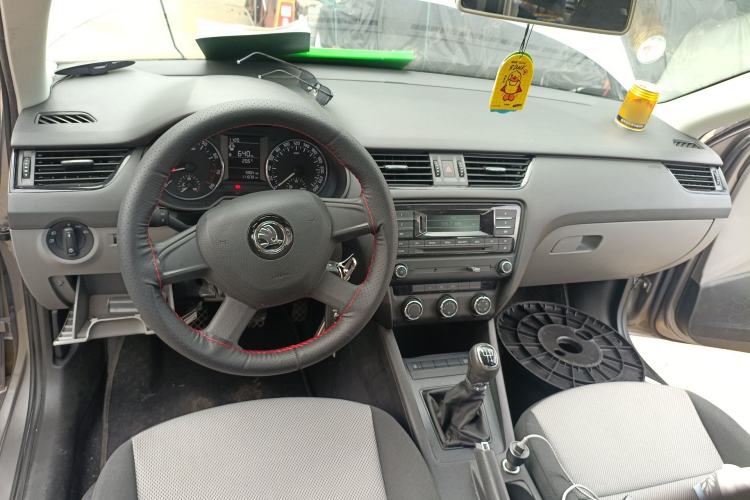 Used Skoda Octavia 2015 1.6L Manual Eado Edition