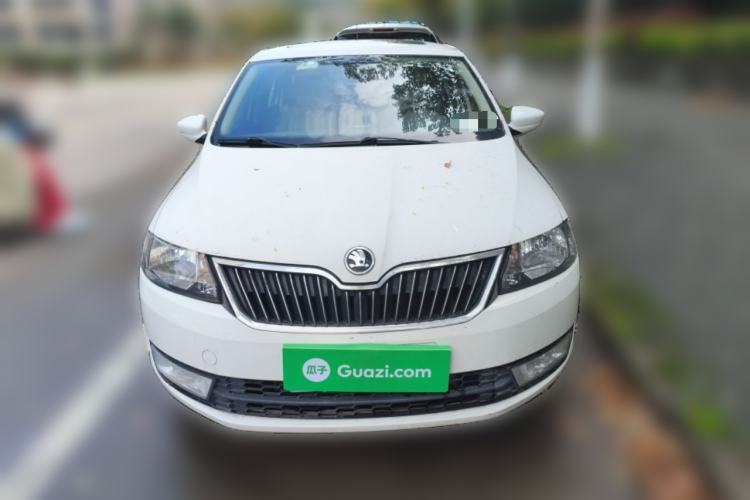 Used Skoda Rapid 2013 1.6L Manual Smart Selection Model
