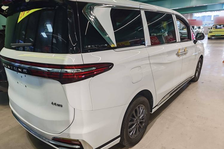 Used Bestune M9 2023 2.0T Prestige Edition
