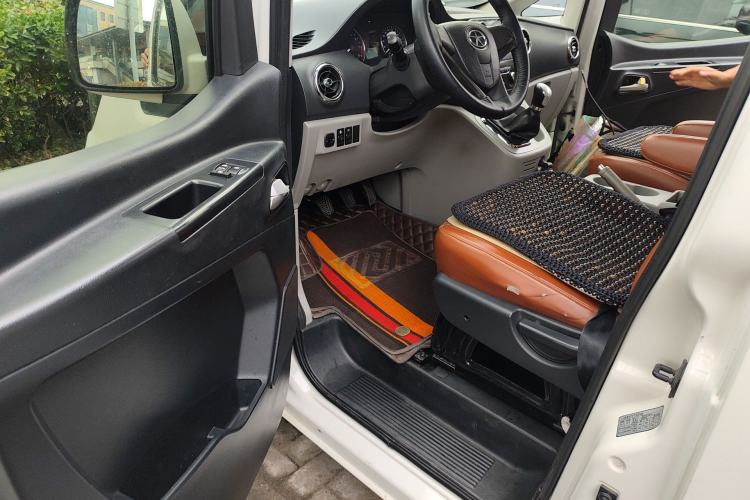 Used JAC Refine M3 2015 Maker Edition 1.6L Luxury Version Driver Seat