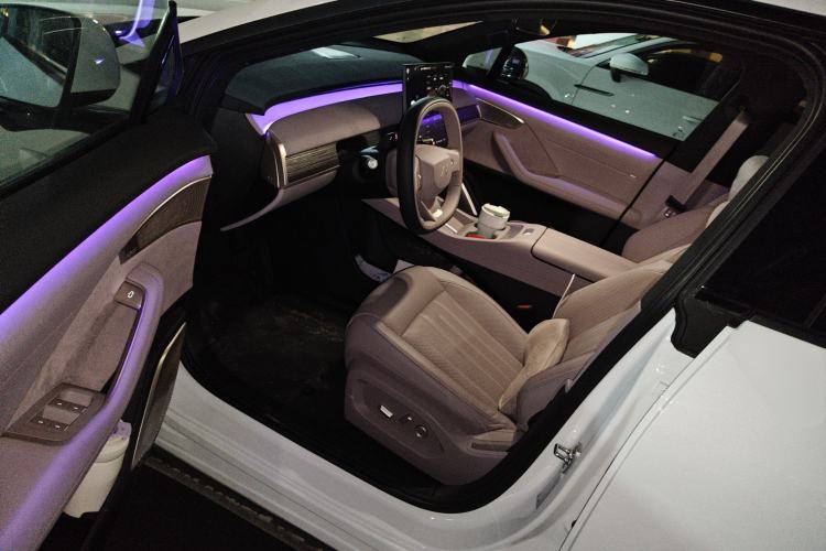 Used ONVO L60 2024 60 kWh Rear-Drive Version