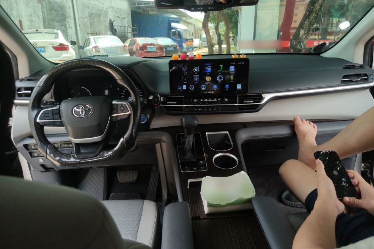 Used Toyota SIENNA 2021 2.5L Hybrid Comfort Edition