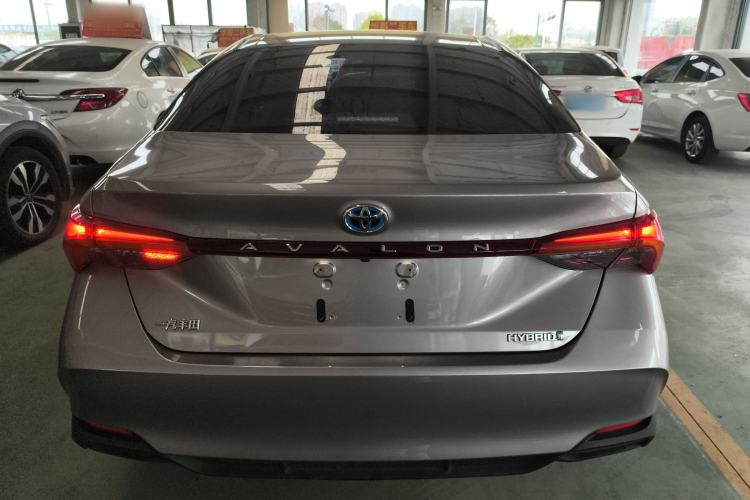 Used Toyota Avalon 2019 Dual-Engine 2.5L Luxury Edition China VI Standard Rear