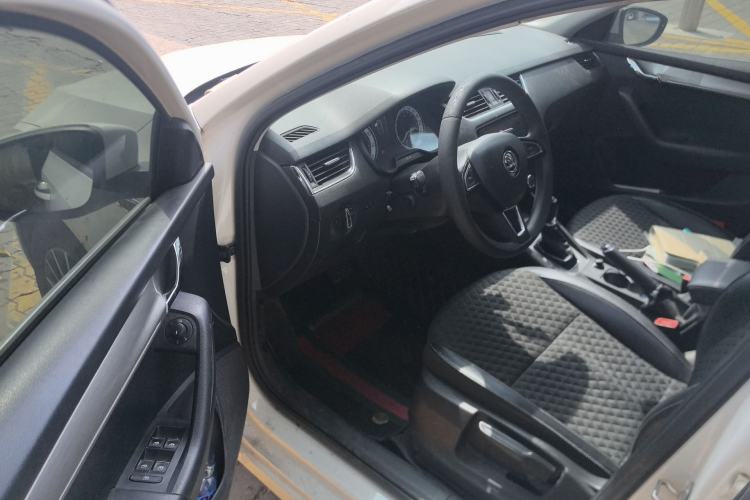 Used Skoda Octavia 2019 TSI230 DSG SmartDrive Luxury Edition China VI Driver Seat