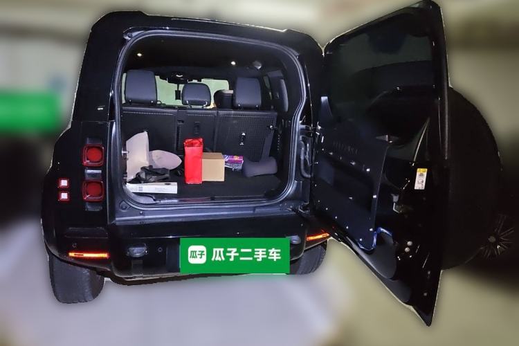 Used Land Rover Defender 2023 Facelift 110 3.0T P400 X-DYNAMIC HSE Trunk