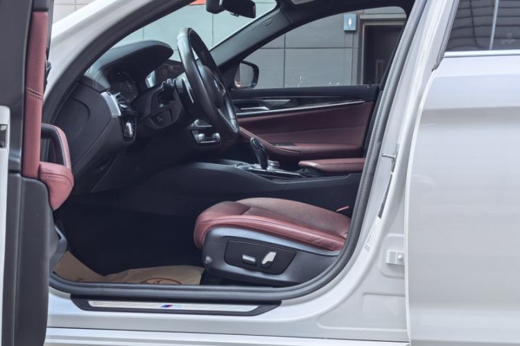 Used BMW 5 Series 2020 530Li Leading Model M Sport Package Interior 2