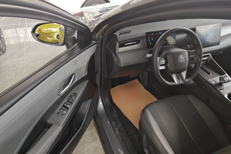 Used BYD Qin PLUS 2025 DM-i Smart Drive 55KM Leading Model Driver Seat