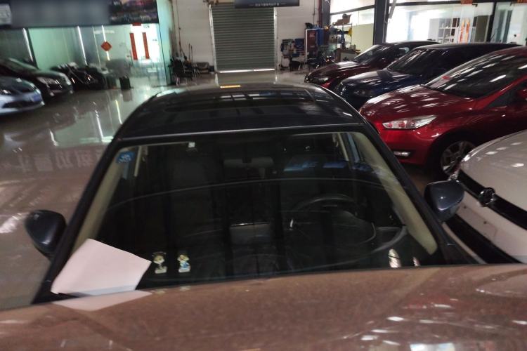 Used Mazda 3 Axela 2014 Sedan 1.5L Automatic Luxury Model Roof