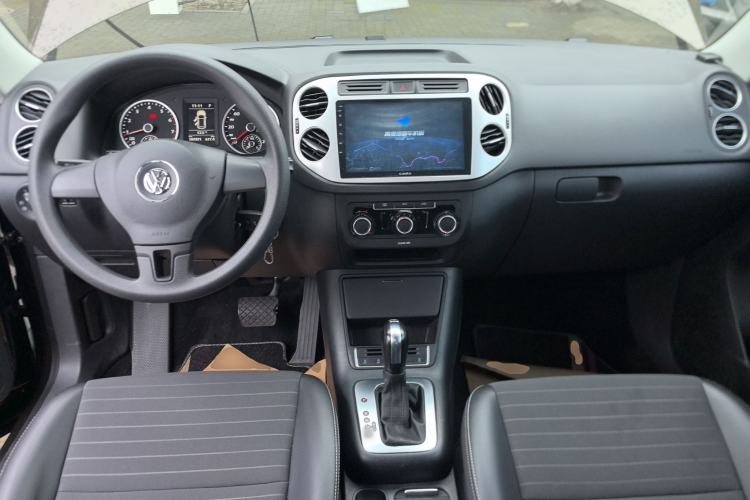 Used Volkswagen Tiguan 2016 280TSI Automatic Two-Wheel-Drive Silk Road Style Edition Center Console