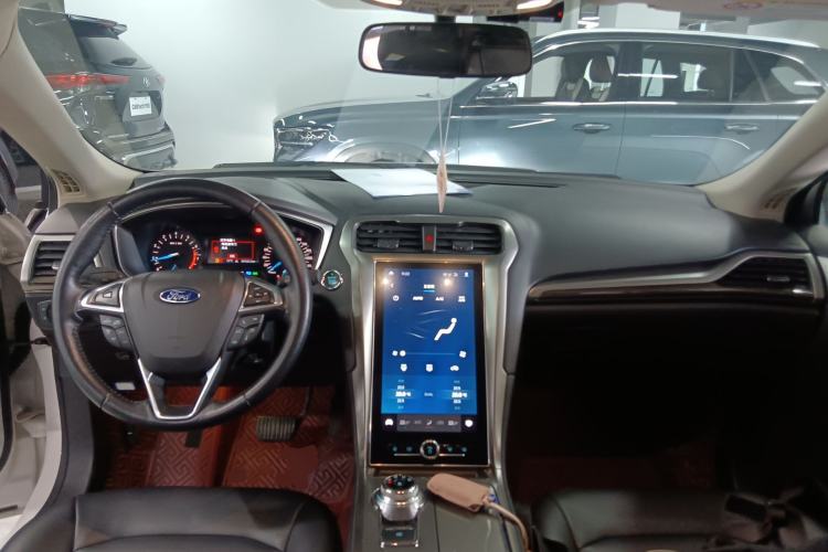 Used Ford Mondeo 2020 EcoBoost 180 Stylish Model Center Console