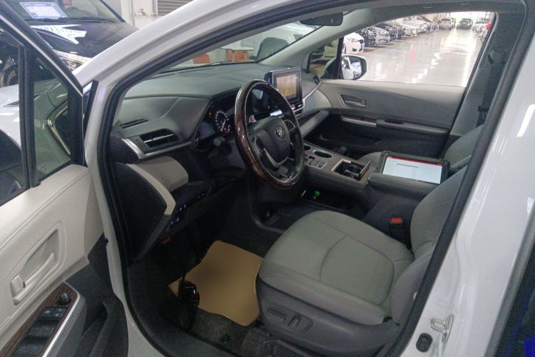 Used Toyota SIENNA 2021 2.5L Hybrid Comfort Edition Left Front Seat