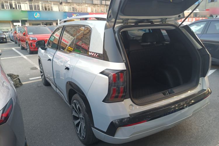 Used AION V 2024 Aion Tyrannosaurus 650 Smart Luxury Edition