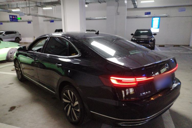 Used Volkswagen Passat 2025 Premium Version 380TSI Dragon Edition Rear Left 45 Deg