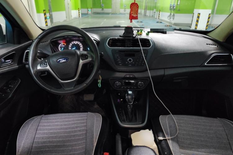 Used Ford Escort 2015 1.5L Automatic Fashion Model
