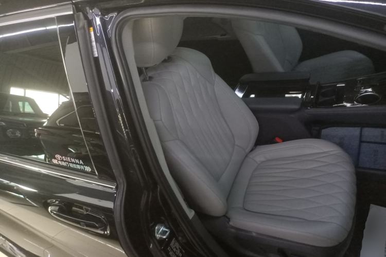 Used Toyota SIENNA 2021 2.5L Hybrid Comfort Edition