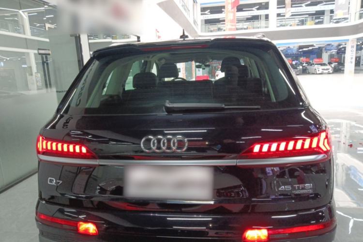 Used Audi Q7 2021 45 TFSI quattro S line Sport model