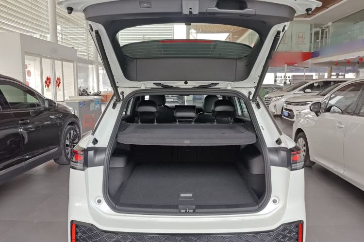 Used Volkswagen Tayron 2025 Tiguan L 380TSI 4Motion Luxury Easy Package
