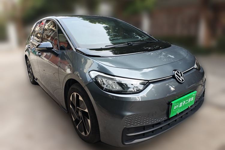 Used Volkswagen ID.3 2024 Pure & Smart Edition Front Right 45 Deg